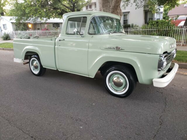 1959 Green Ford F-100 Pickup