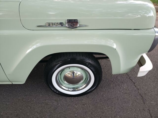 1959 Green Ford F-100 Pickup