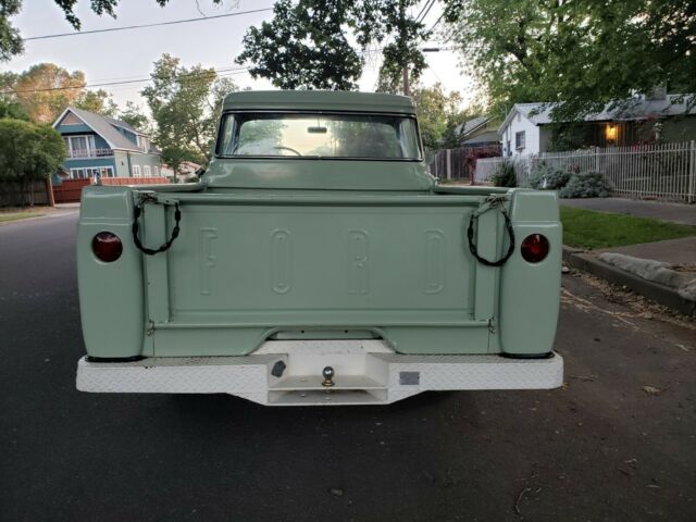 1959 Green Ford F-100 Pickup