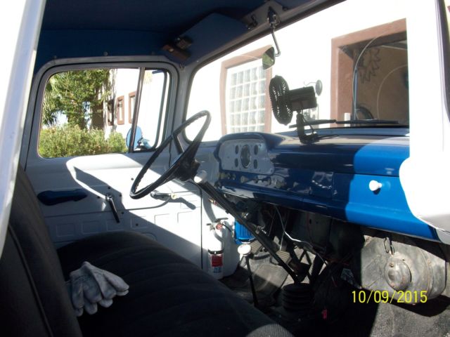 1959 BLUE & WHITE Ford F-100 Standard Cab Pickup