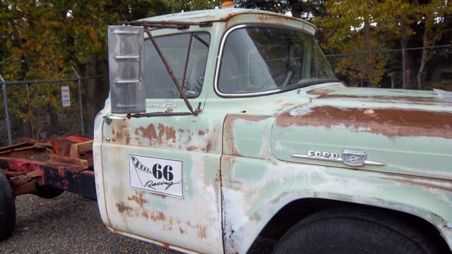 1959 White Ford F-600 Cab & Chassis