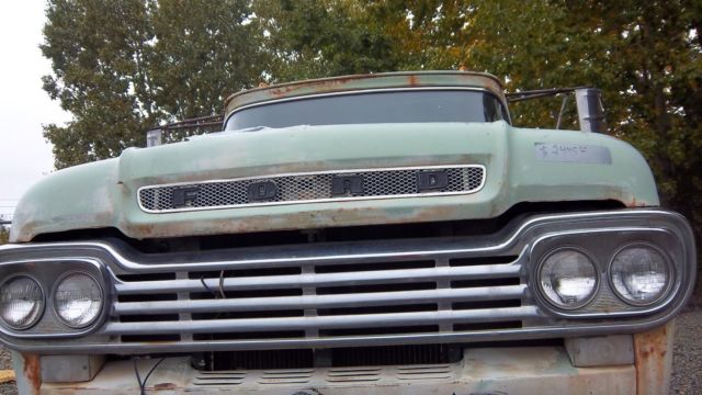 1959 White Ford F-600 Cab & Chassis