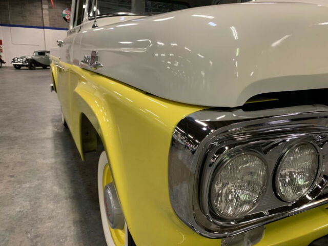 1959 Yellow Ford F-100