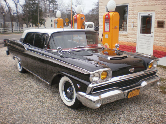 1959 Black / White Ford Galaxie 2dr / Ht
