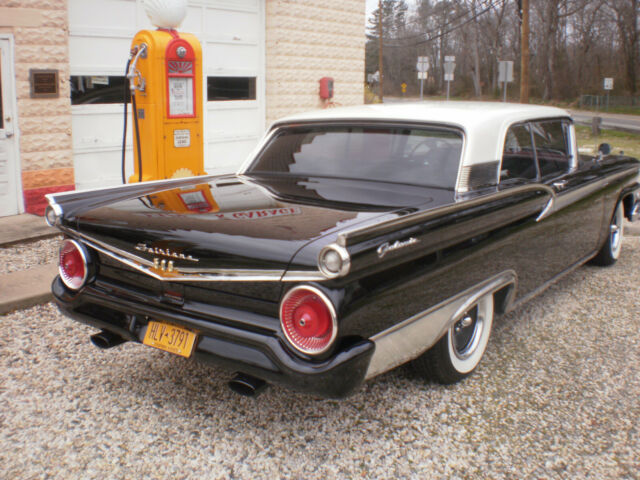 1959 Black / White Ford Galaxie 2dr / Ht