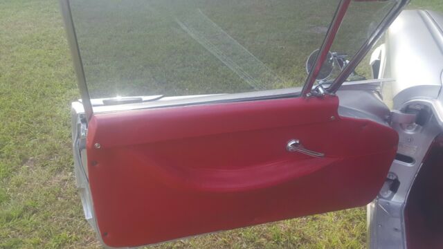 1959 Silver Ford Thunderbird 2dr