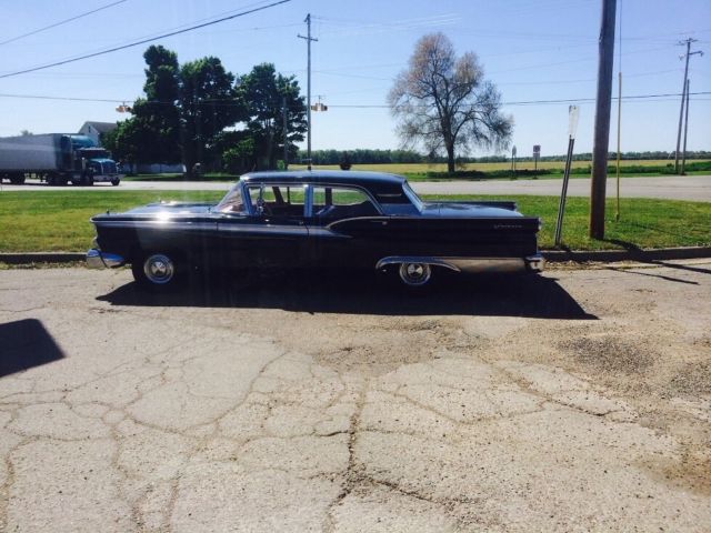 1959 Ford Fairlane Sedan