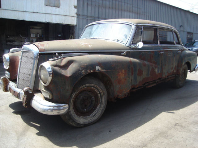 1959 Blue Mercedes-Benz 300-Series Limousine