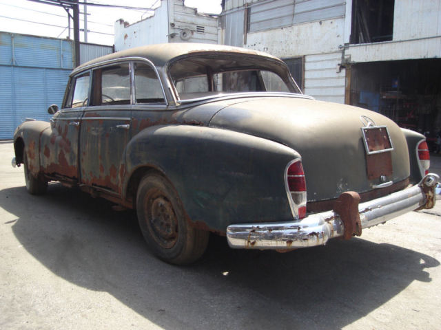 1959 Blue Mercedes-Benz 300-Series Limousine