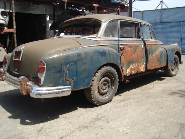 1959 Blue Mercedes-Benz 300-Series Limousine
