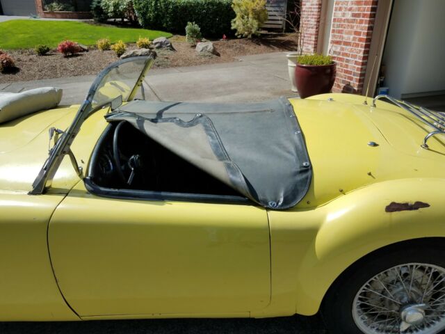 1959 Yellow MG MGA Convertible