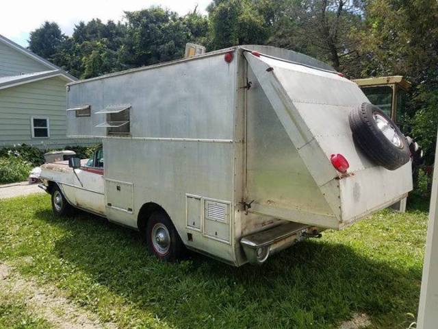 1959 White Oldsmobile Eighty-Eight Sedan