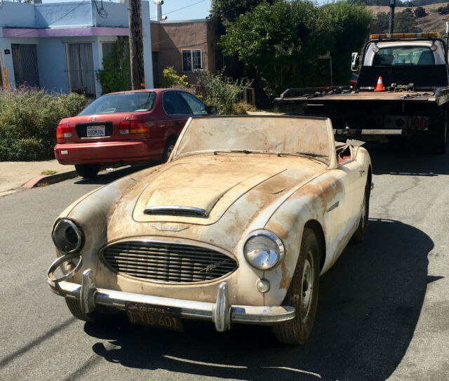1960 White Austin Healey 3000 Convertible