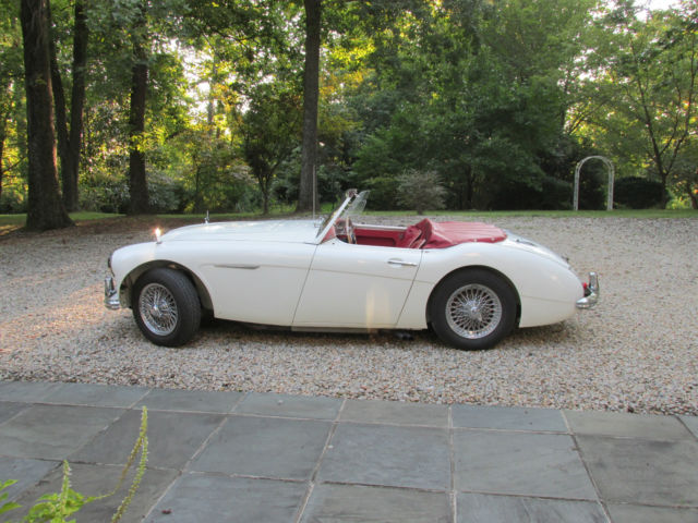 1960 white Austin Healey 3000 Convertible