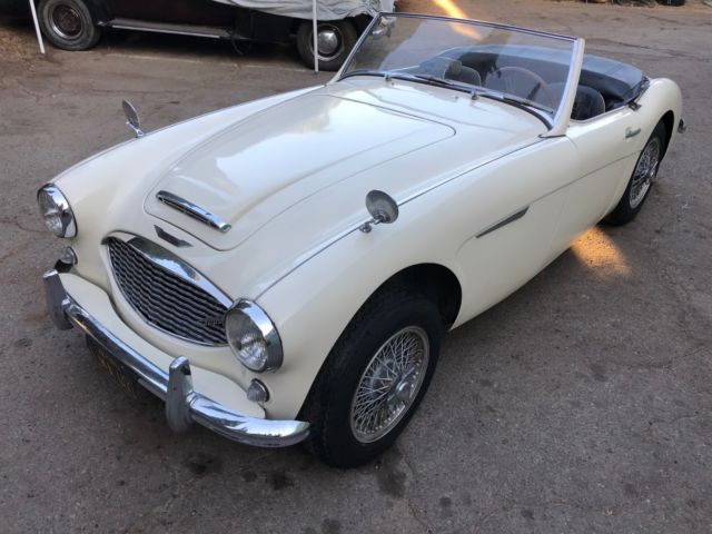 1960 White Austin Healey 3000