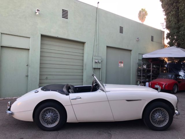 1960 White Austin Healey 3000
