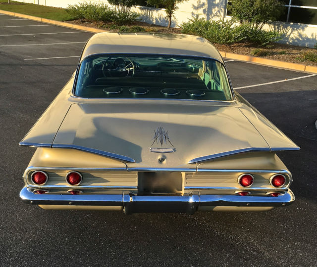 1960 Gold Chevrolet Bel Air/150/210 Sedan