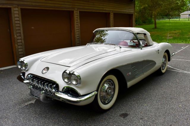 1960 White Chevrolet Corvette Convertible