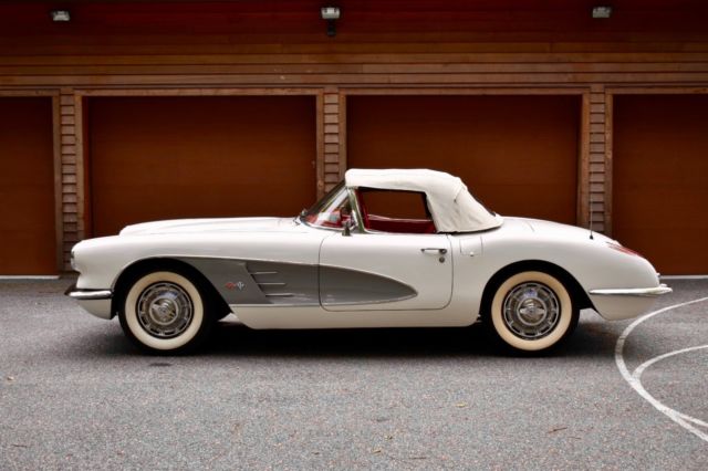 1960 White Chevrolet Corvette Convertible
