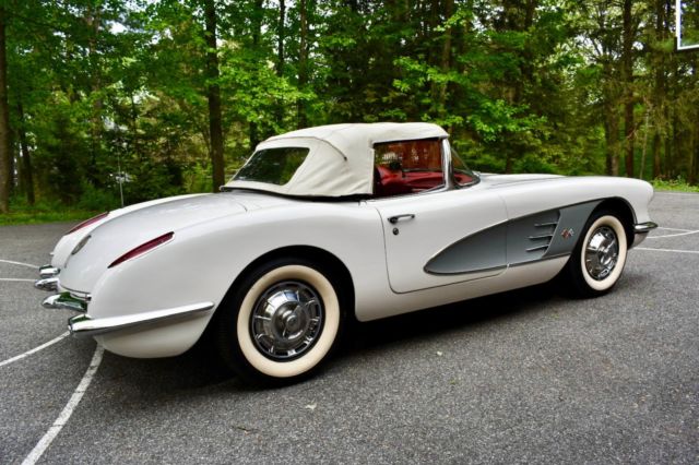 1960 White Chevrolet Corvette Convertible