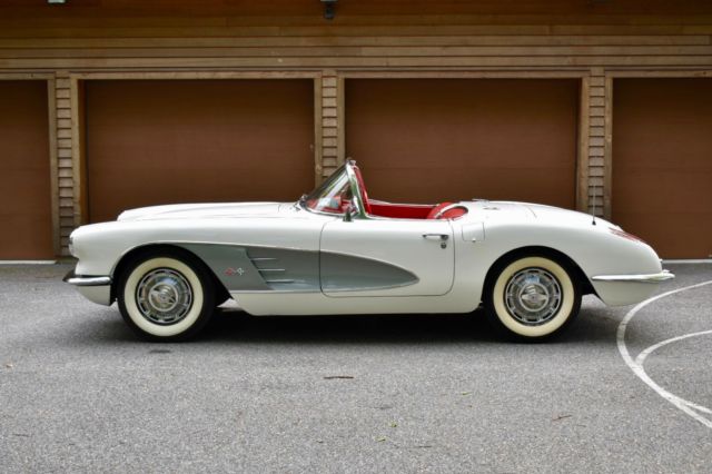 1960 White Chevrolet Corvette Convertible