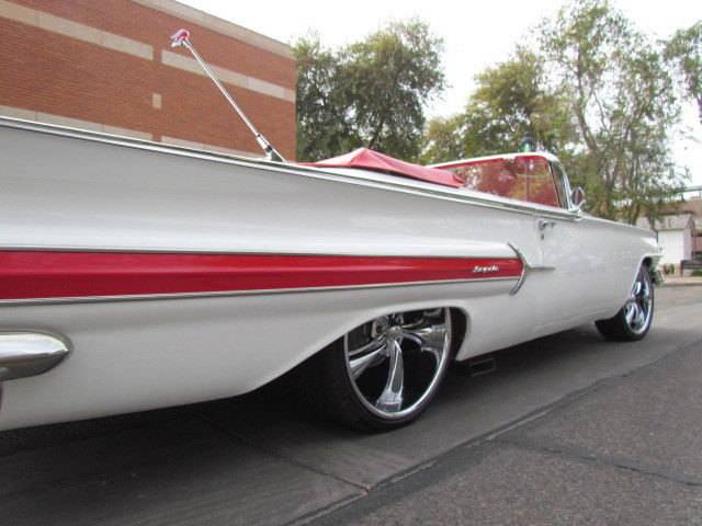 1960 White Chevrolet Impala Convertible