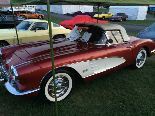 1960 White Chevrolet Corvette Convertible