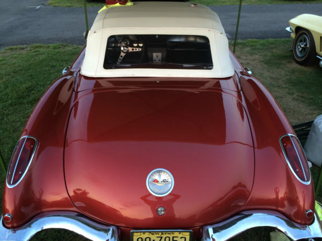 1960 White Chevrolet Corvette Convertible