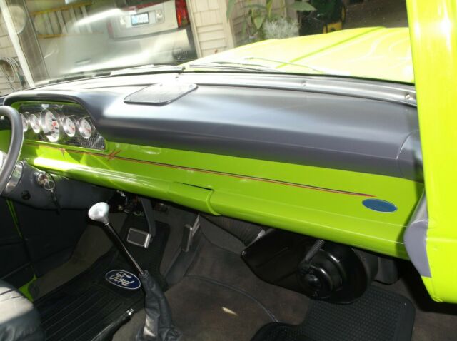 1960 Green Ford F-100 Pickup