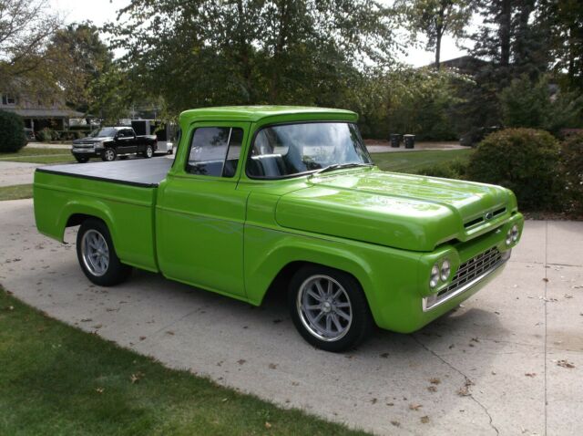 1960 Green Ford F-100 Pickup