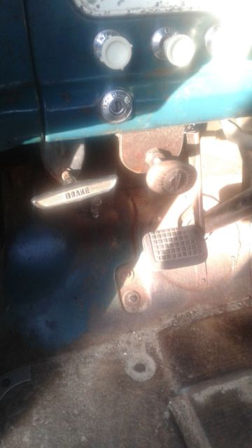 1960 Ford F-100 Long bed pickup truck