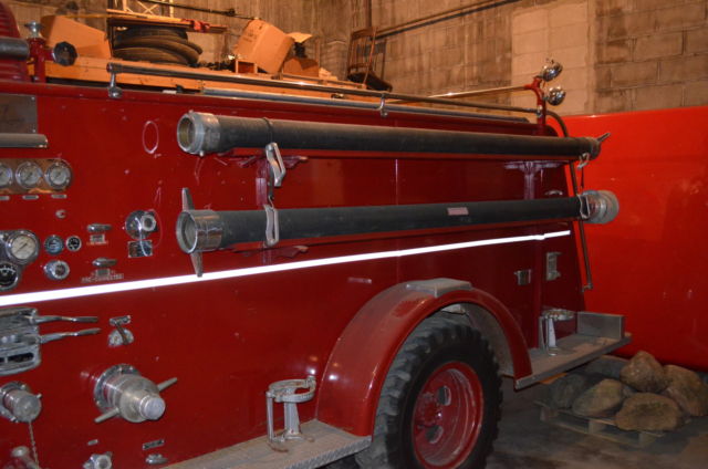 1960 Red Ford C 850 Cab & Chassis