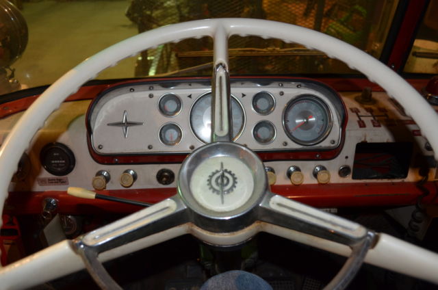 1960 Red Ford C 850 Cab & Chassis