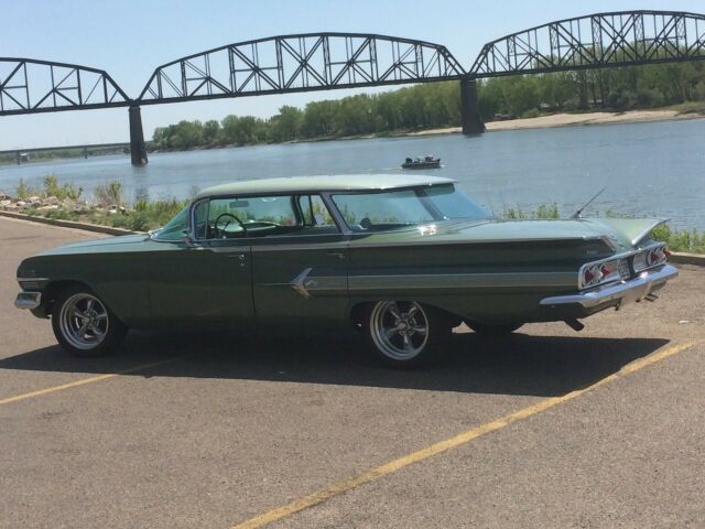 1960 Cascade Green top, Jade Green bottom Chevrolet Impala 4 Dr Hardtop