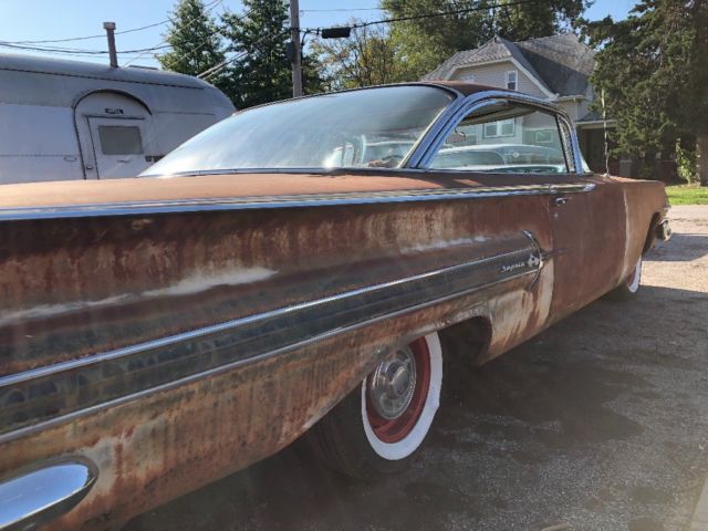 1960 White Chevrolet Impala Coupe