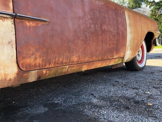 1960 White Chevrolet Impala Coupe