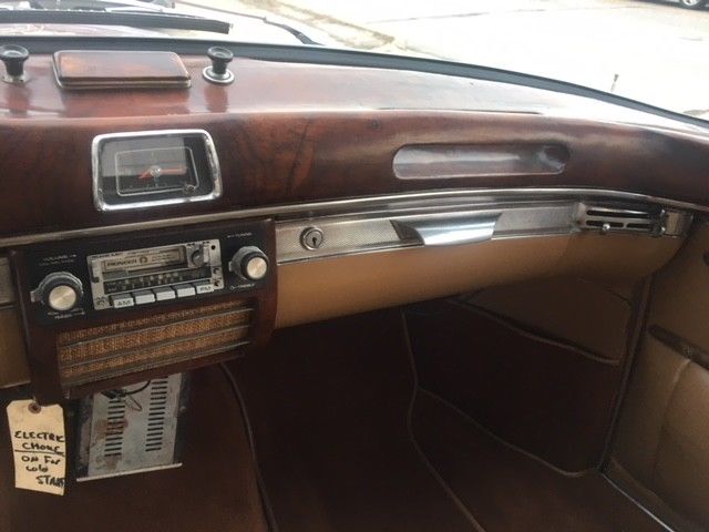 1961 light red Mercedes-Benz 220SE