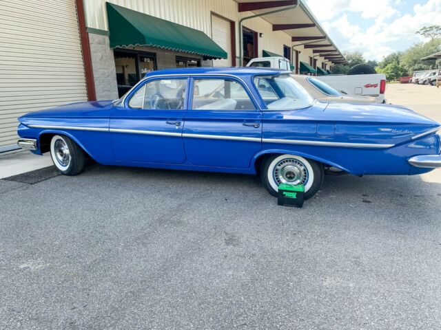 1961 Blue Chevrolet Bel Air/150/210 Sedan