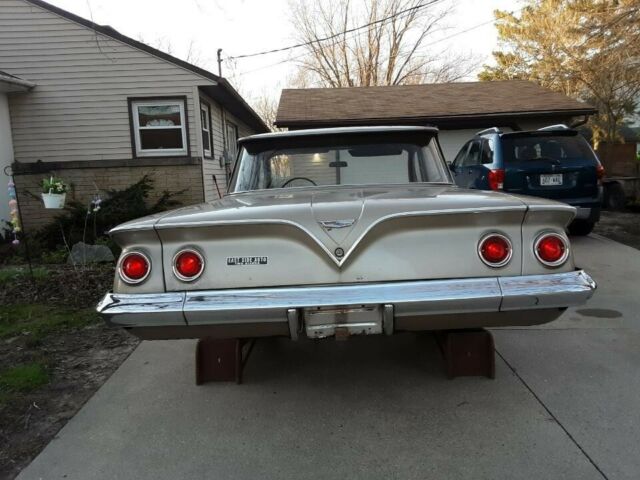 1961 Gold Chevrolet Bel Air/150/210 Sedan