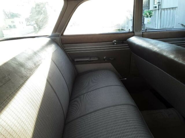 1961 Gold Chevrolet Bel Air/150/210 Sedan