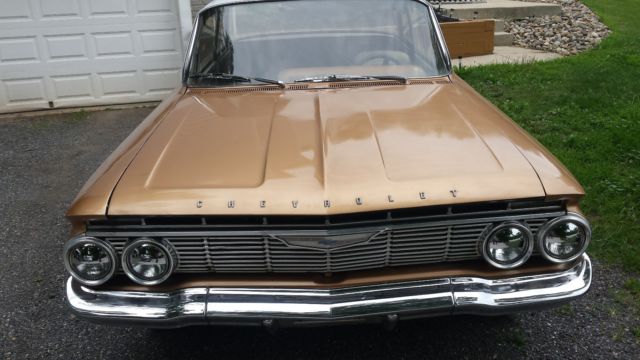 1961 Gold Chevrolet Bel Air/150/210 Coupe