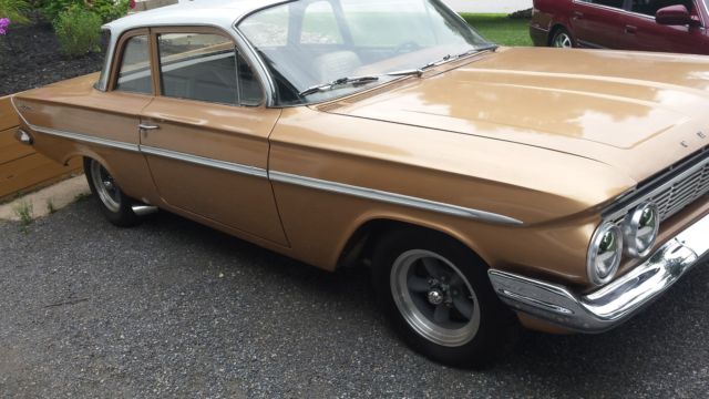 1961 Gold Chevrolet Bel Air/150/210 Coupe