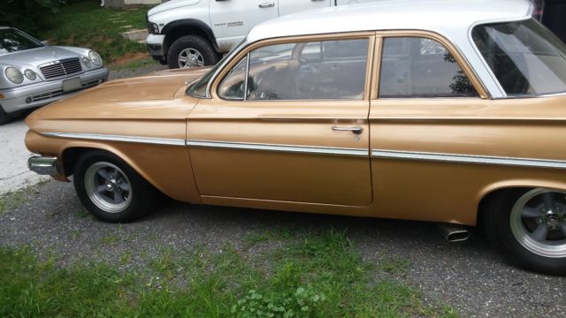 1961 Gold Chevrolet Bel Air/150/210 Coupe