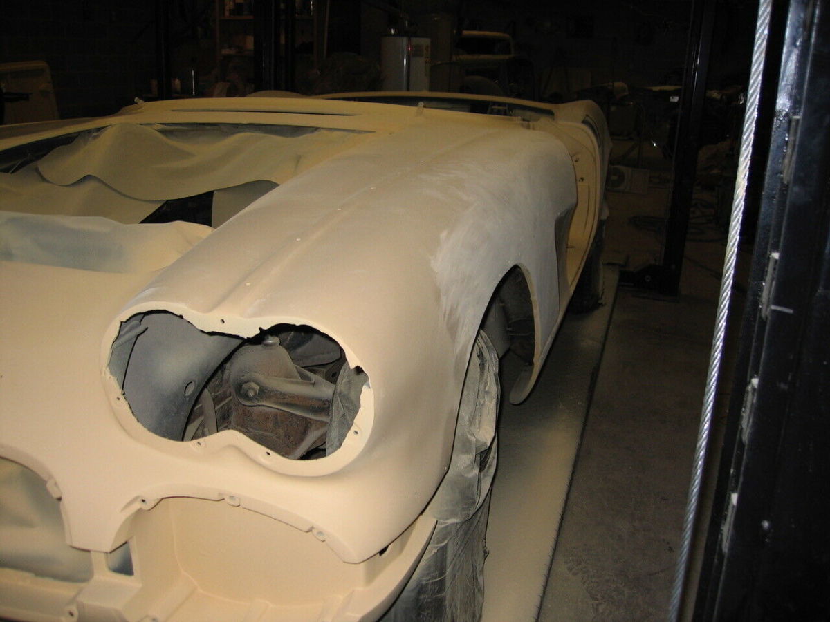 1961 Maroon/White Chevrolet Corvette Hardtop/Convertible