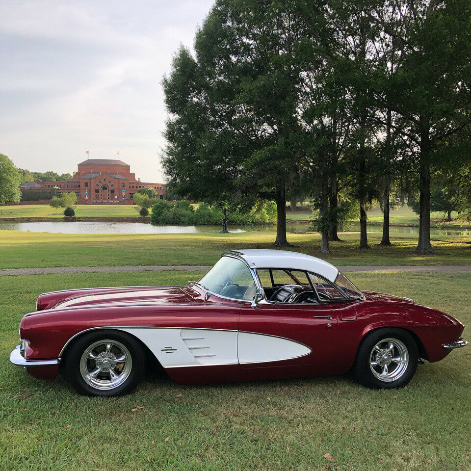 1961 Maroon/White Chevrolet Corvette Hardtop/Convertible