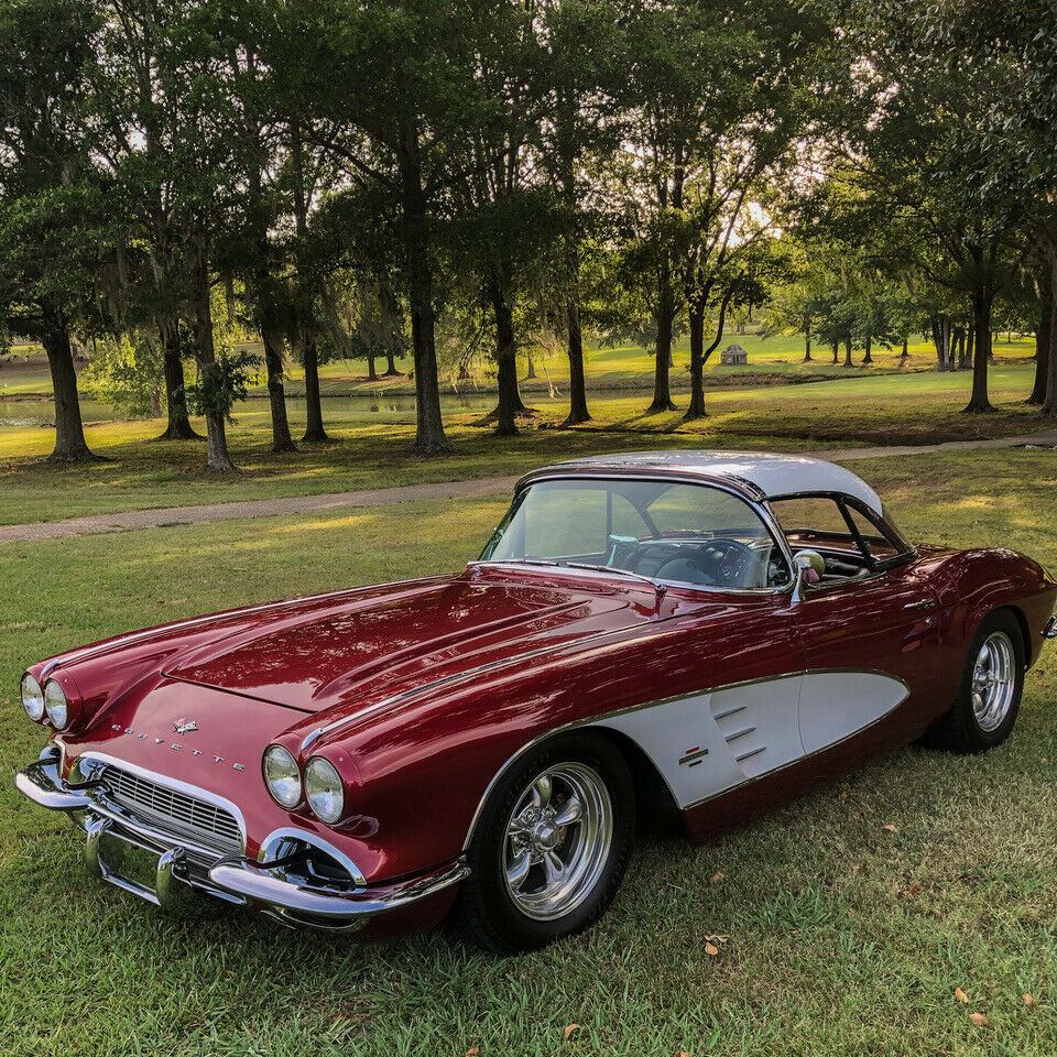 1961 Maroon/White Chevrolet Corvette Hardtop/Convertible