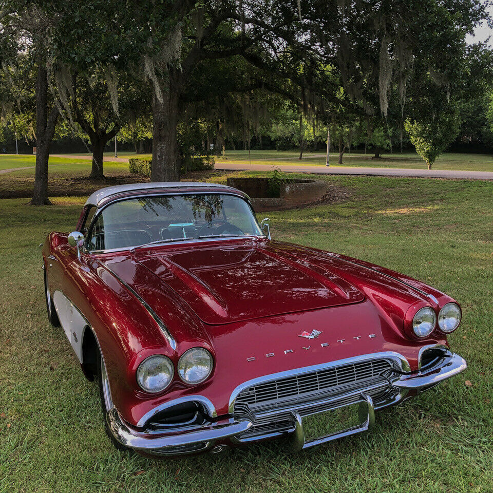 1961 Maroon/White Chevrolet Corvette Hardtop/Convertible