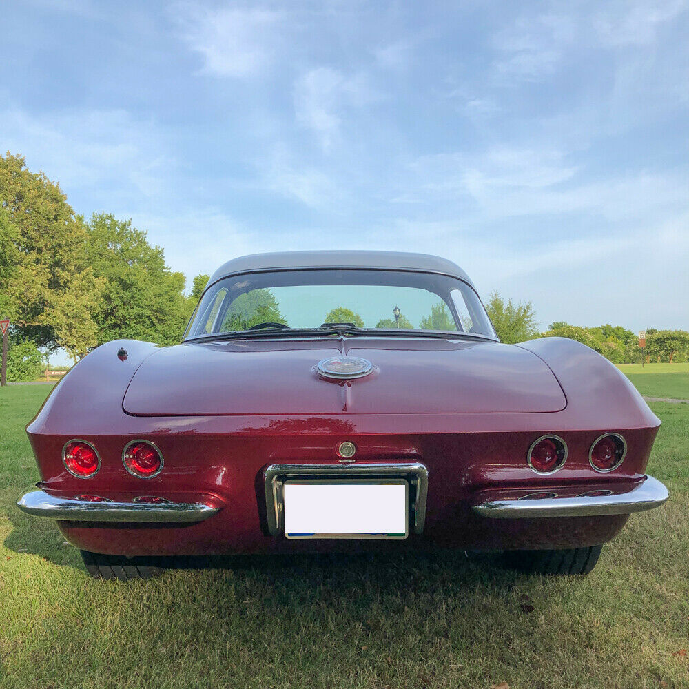 1961 Maroon/White Chevrolet Corvette Hardtop/Convertible