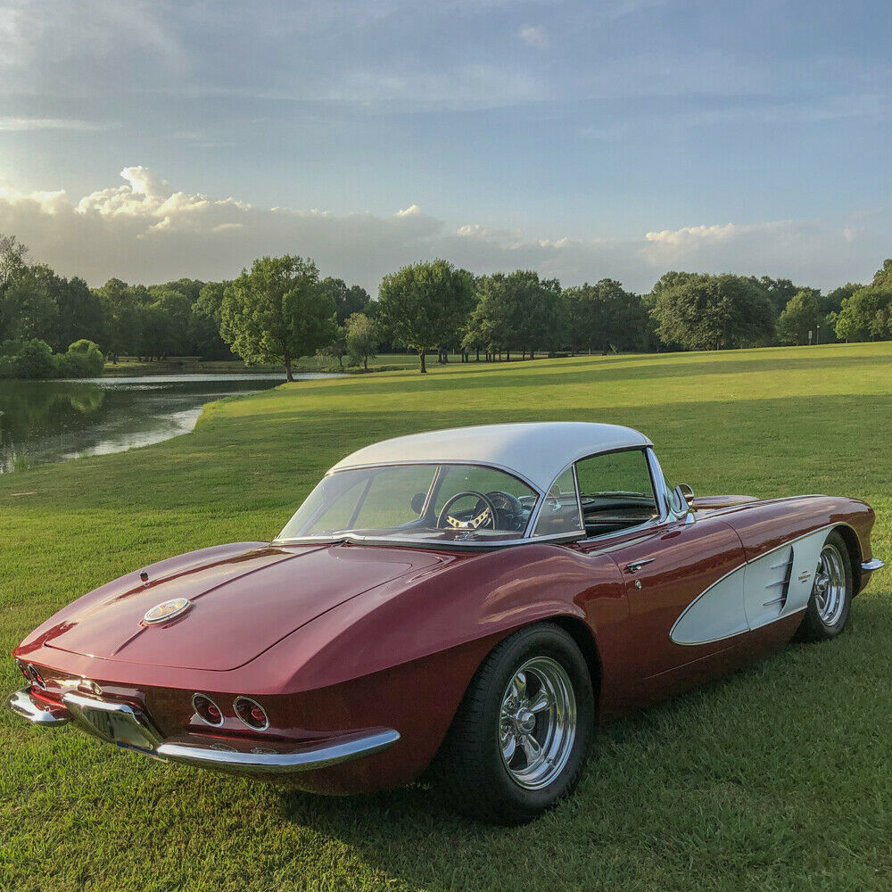1961 Maroon/White Chevrolet Corvette Hardtop/Convertible
