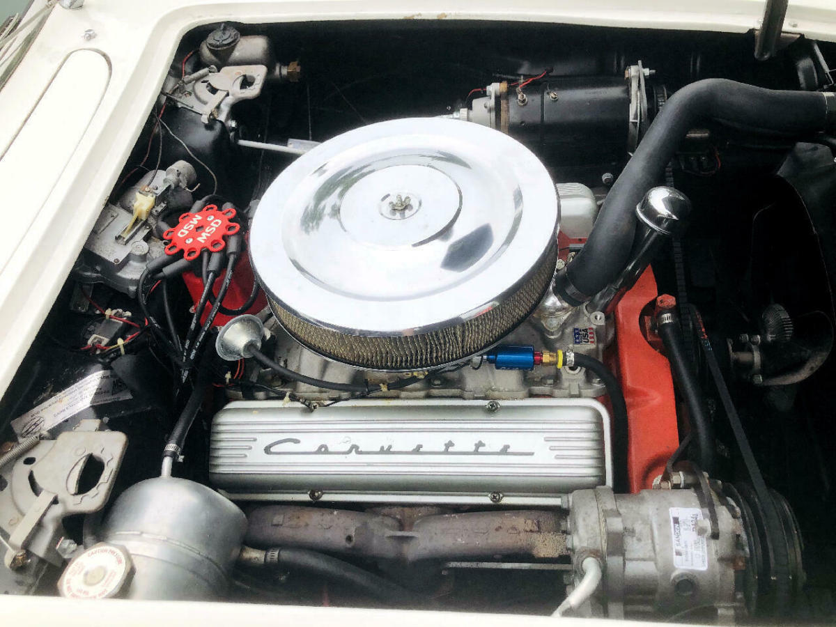 1961 White Chevrolet Corvette --